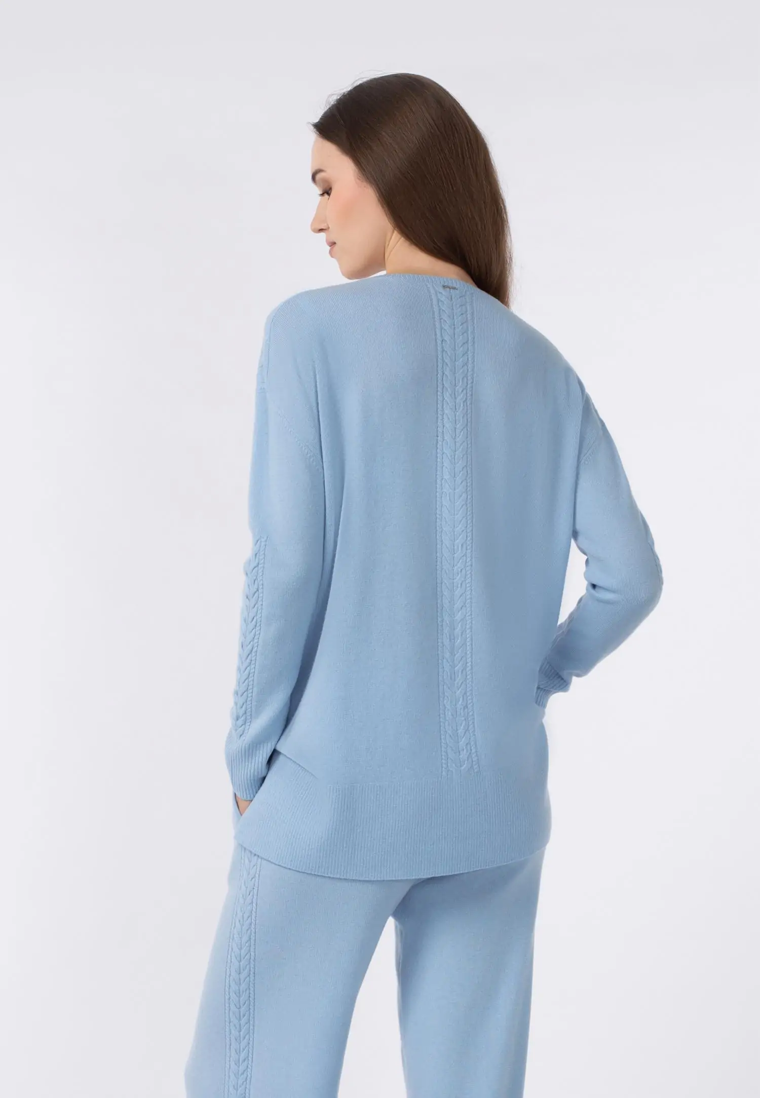 Джемпер с V-образным вырезом W24-00CH0416 Marc & André